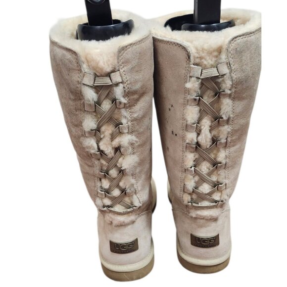 UGG AUSTRALLIA S/N 5734 WOMENS ROSEBERRY LACE UP BOOTS SHEEPSKIN FUR LINED Sz 7 - Picture 1 of 11